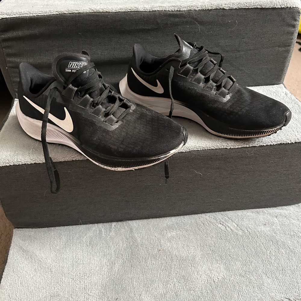 Nike Zoom Pegasus 37 Black and White Running Shoes - Women’s Size 8.5